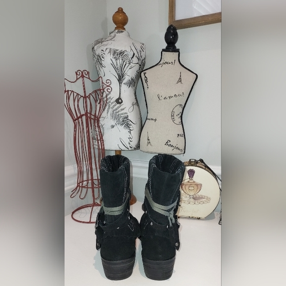 Naughty Monkey Western Cuffed Ankle Boot NWOB - Picture 5 of 8